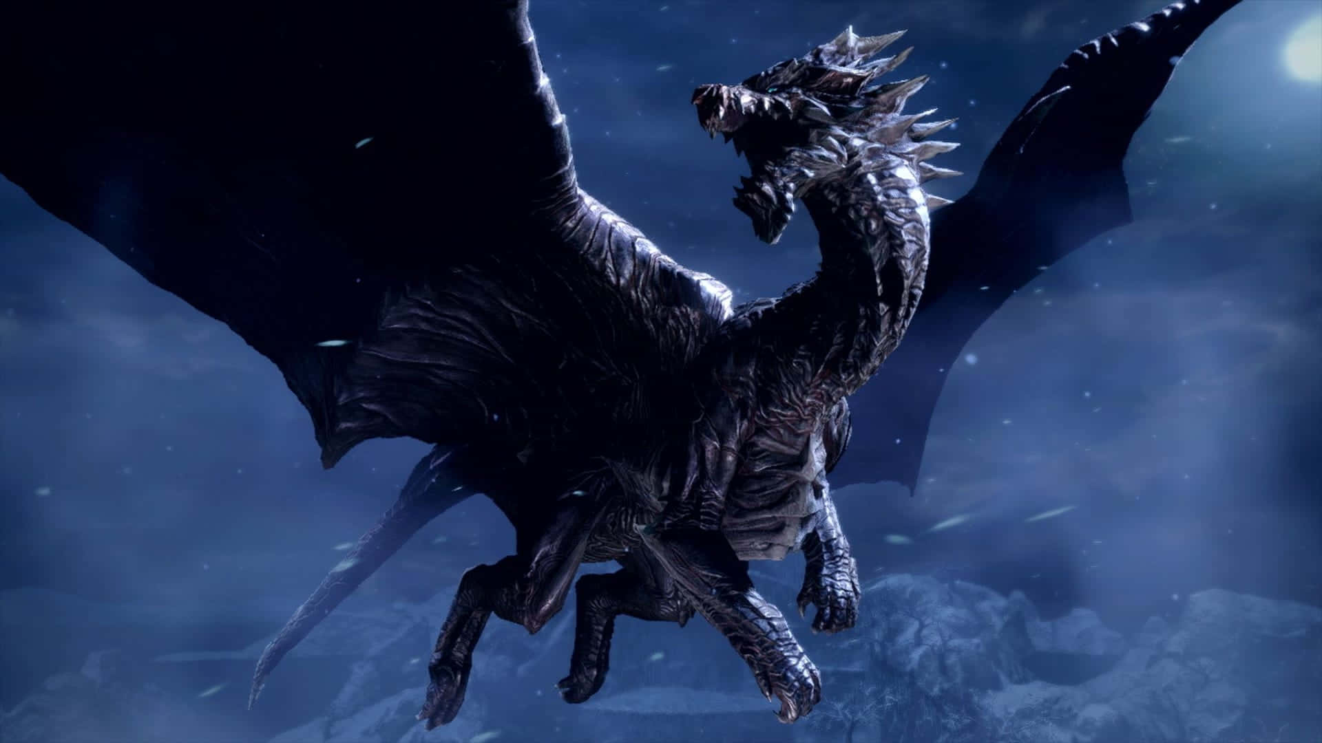 Monster Hunter Monsters 桌布 壁紙 — 一隻擁有尖刺鱗片和展開翅膀的巨大黑暗龍，在風雨交加的夜空中翱翔於崎嶇的山脈之上。