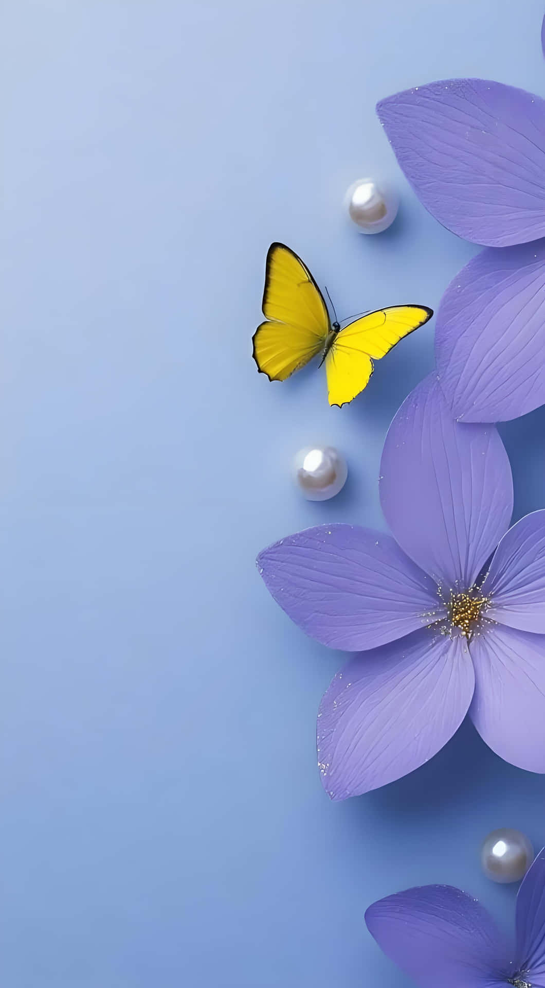 Butterfly Dance on Purple Flowers: Romantic Aesthetic Floral Wallpaper 壁紙 — 一隻明亮的黃色蝴蝶在平靜的藍色背景上，在柔和的紫色花朵和白色珍珠旁邊休息。