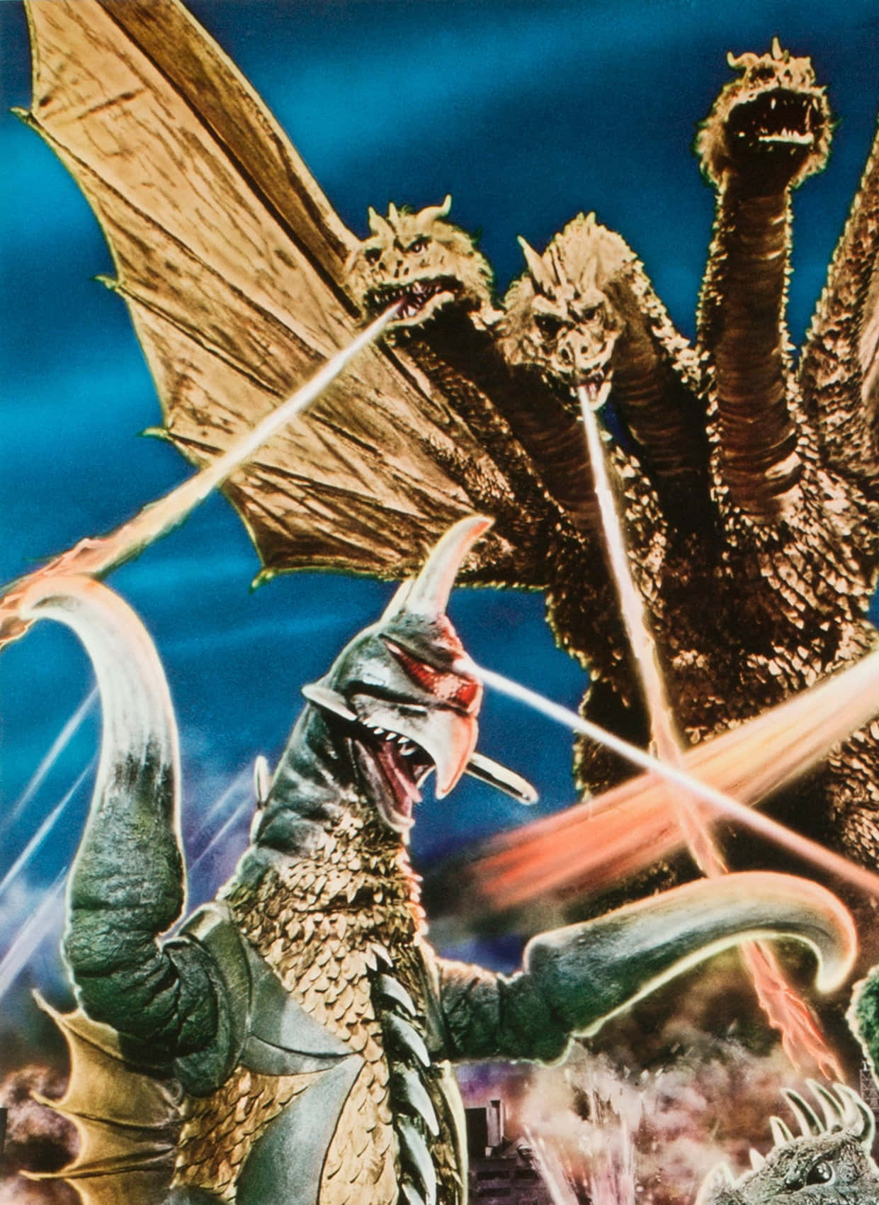 Godzilla Vs Gigan 桌布 壁紙 — 一隻有翼的三頭巨龍在熾熱的戰鬥中向綠色爬蟲類怪物釋放光束。