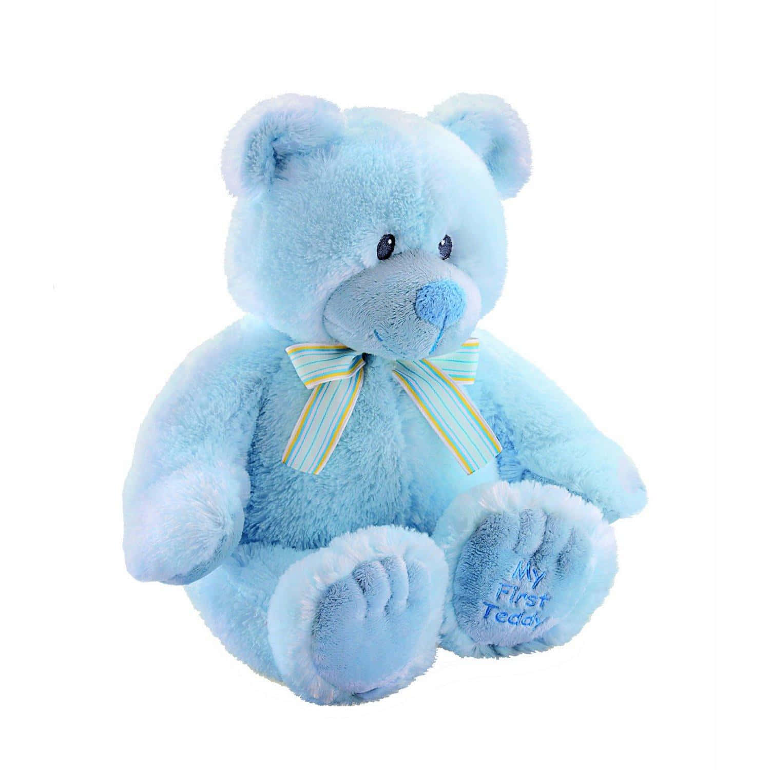Teddy Bear 桌布 壁紙 — 一隻柔軟的淺藍色毛絨泰迪熊坐直，戴著條紋蝴蝶結，腳上繡有「My First Teddy」。