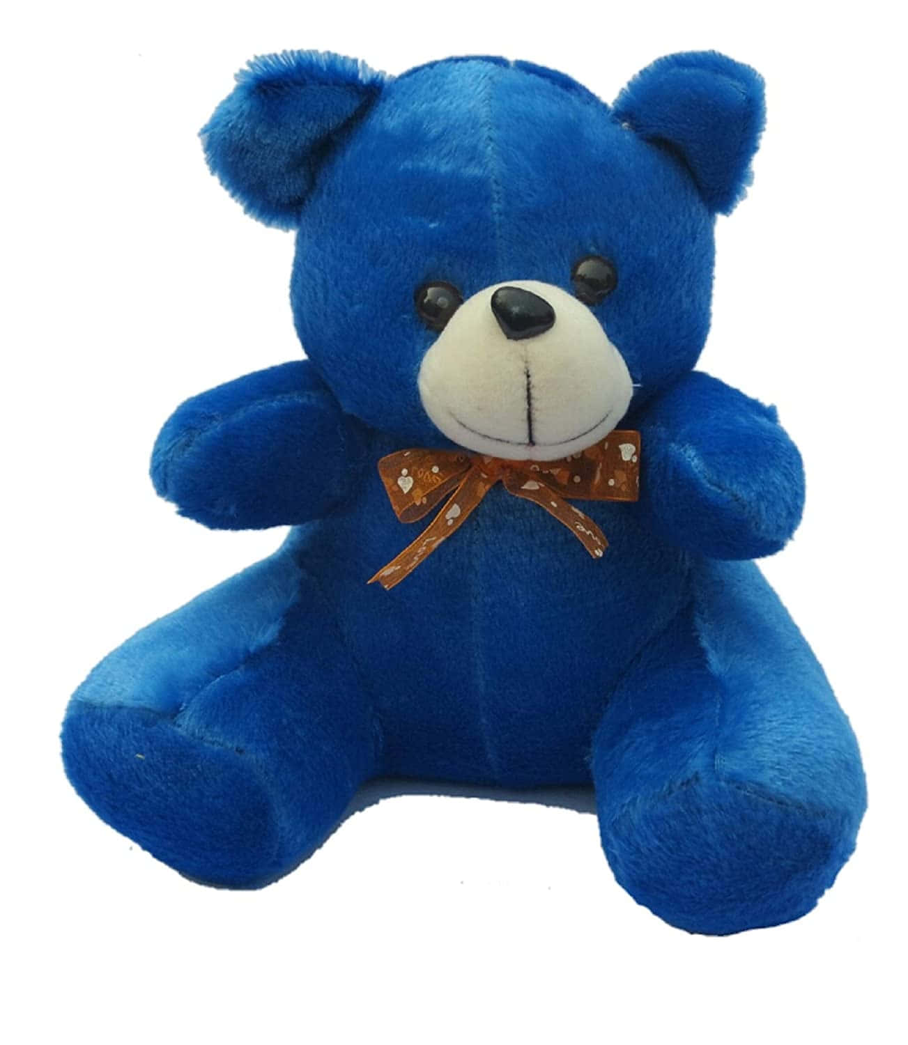 Teddy Bear 桌布 壁紙 — 一隻柔軟的藍色泰迪熊，白色鼻子和棕色蝴蝶結，坐在純白色背景前。