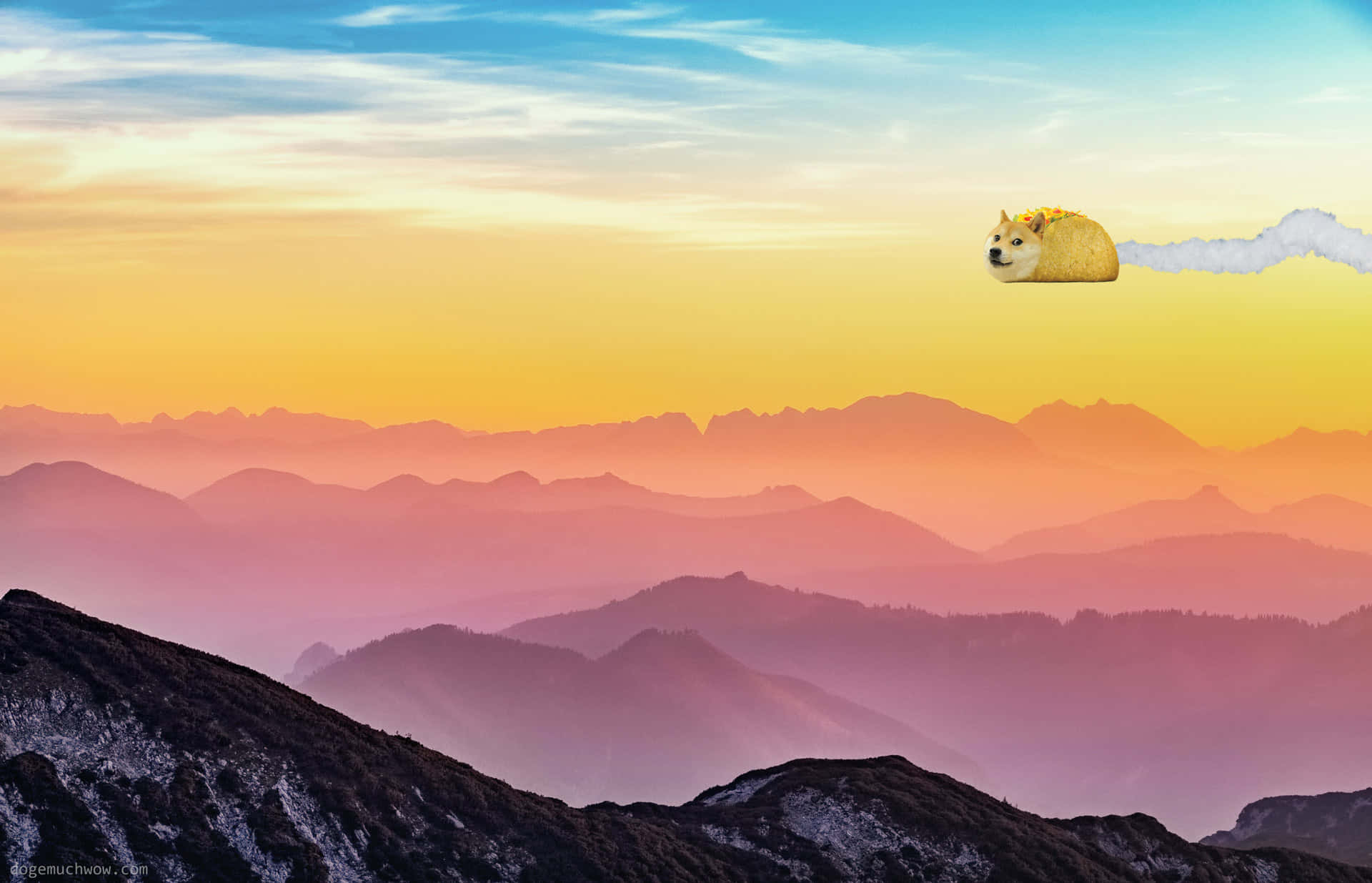 Mountain Aesthetic 桌布 壁紙 — 一隻柴犬帶著火箭尾跡，在層層山脈之上，飛越充滿活力的日落天空。