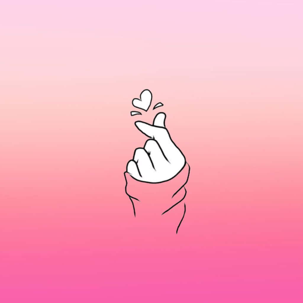 Finger Heart 桌布 壁紙 — 一隻極簡線條藝術的手在柔和粉紅色漸層背景上做出心形手勢。