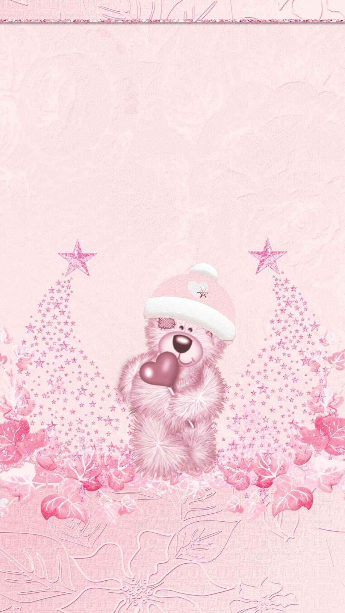 Teddy Bear 桌布 壁紙 — 一隻毛茸茸的粉紅色泰迪熊戴著白色帽子，在紋理粉紅色背景上，抱著一顆被星形樹木和花卉圖案環繞的心。
