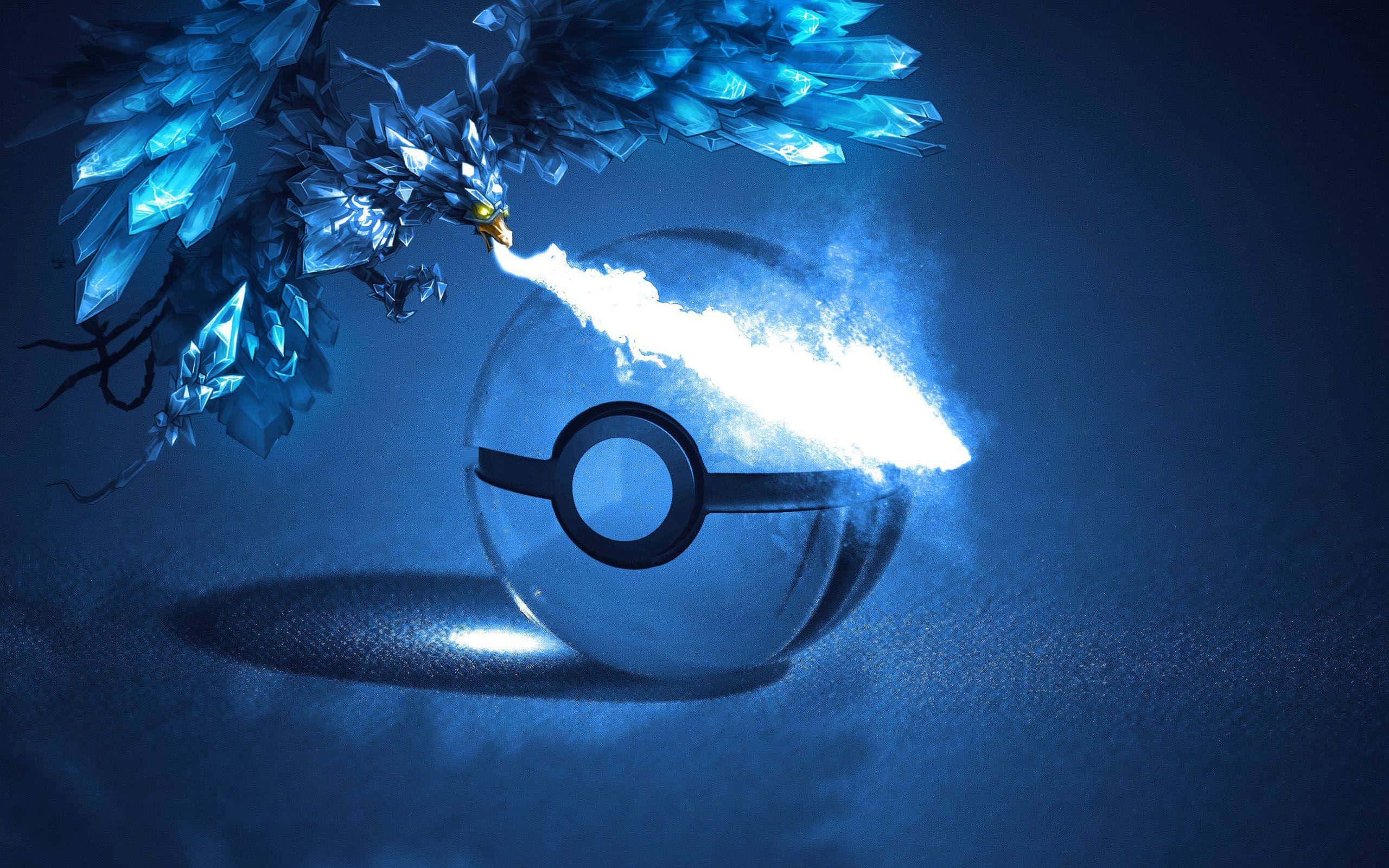 Pokeball 桌布 壁紙 — 一隻水晶藍色龍從發光的寶可夢球中出現，背景為深藍色。