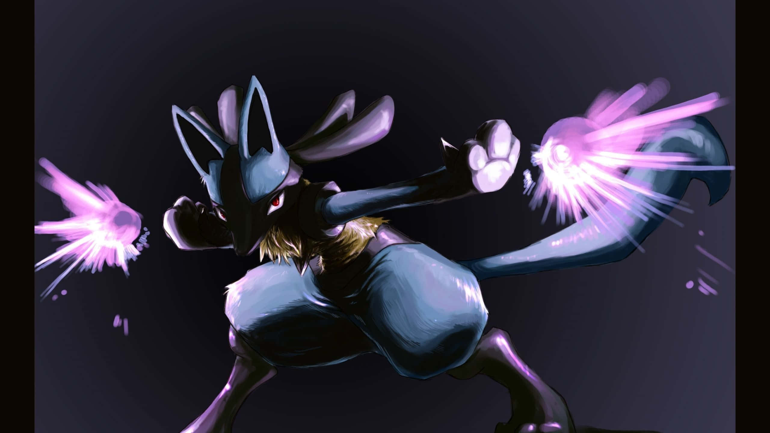 Pokemon Lucario 桌布 壁紙 — 一隻深藍色的月伊貝在黑色背景上以動態的動畫戰鬥姿勢釋放出發光的粉紅色能量爆炸。