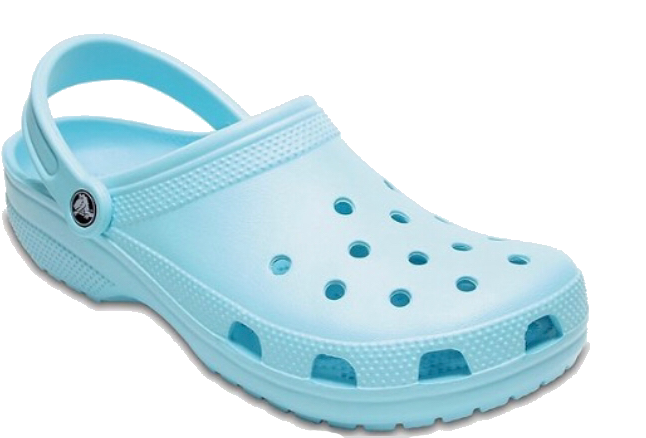 Crocs 桌布 壁紙 — 一隻淺藍色木屐涼鞋，帶有通風孔和品牌標誌，展示在黑色背景上。