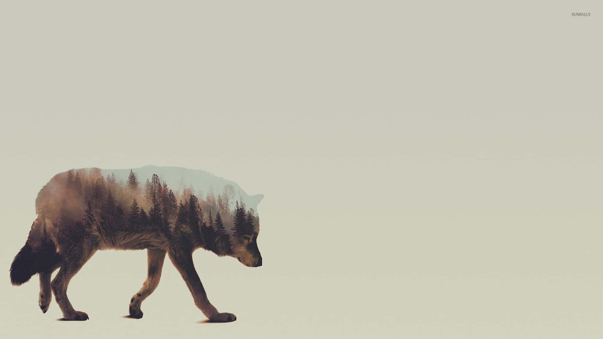 Wolf Minimalist 桌布 壁紙 — 一隻狼在行走，其軀幹完美融合了森林景觀，背景為柔和的米色。