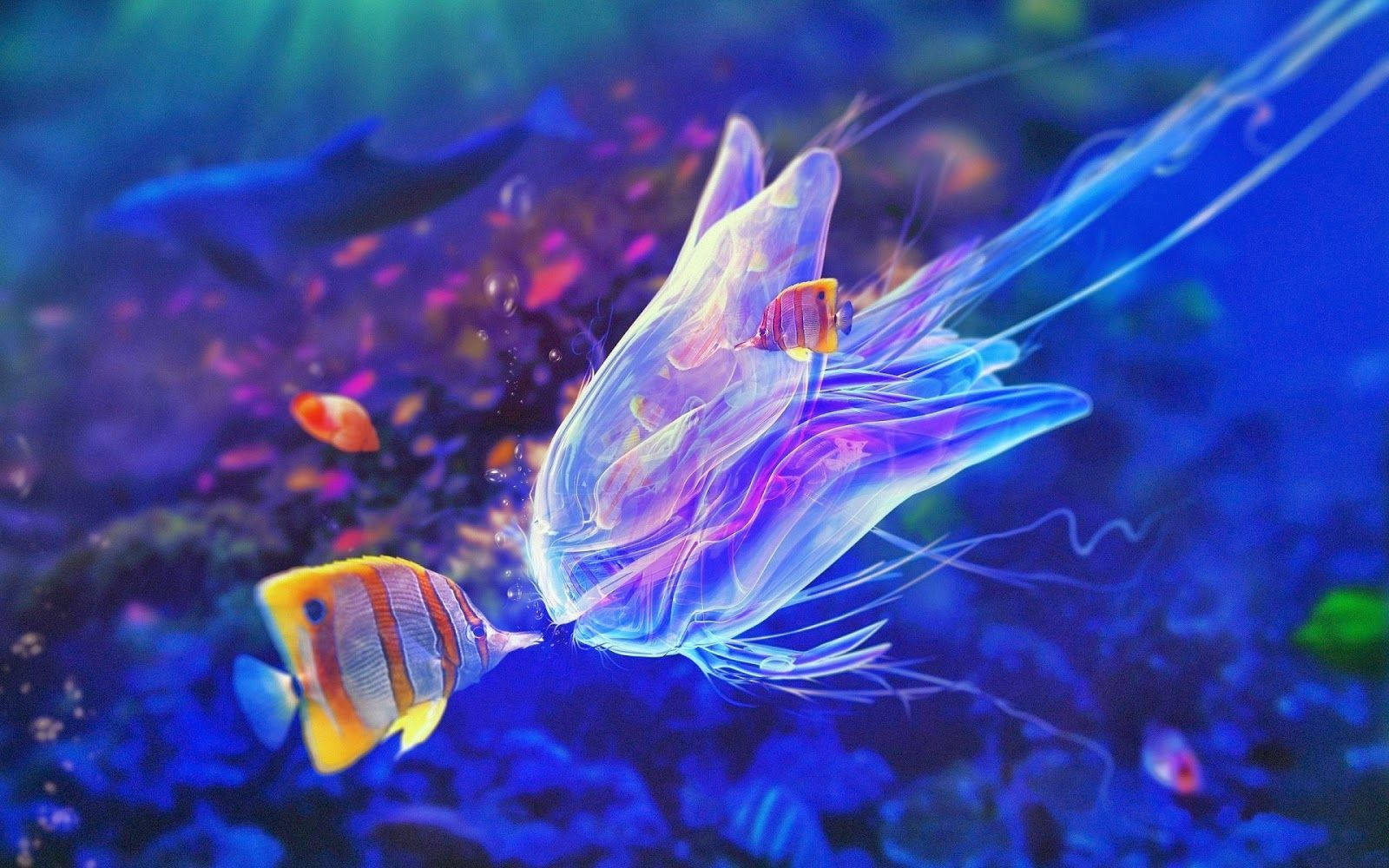 Beautiful Fish 桌布 壁紙 — 一隻發光半透明的水母，飄動的觸手，游過一條色彩斑斕的條紋魚，在深藍色的水下場景中。