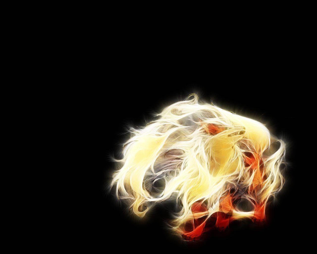 Arcanine 桌布 壁紙 — 一隻發光的狐狸，帶有火橙色和耀眼的白色毛皮，站在純黑色背景前。