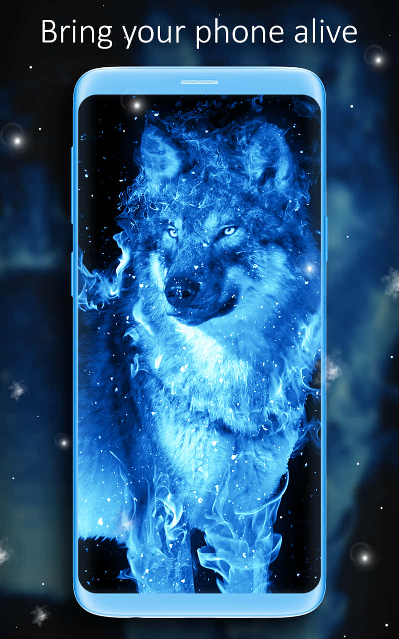 Fire And Ice Wolf 桌布 壁紙 — 一隻發光的藍色狼帶有火焰般的光環，在星空宇宙背景的智慧型手機螢幕上強烈凝視。