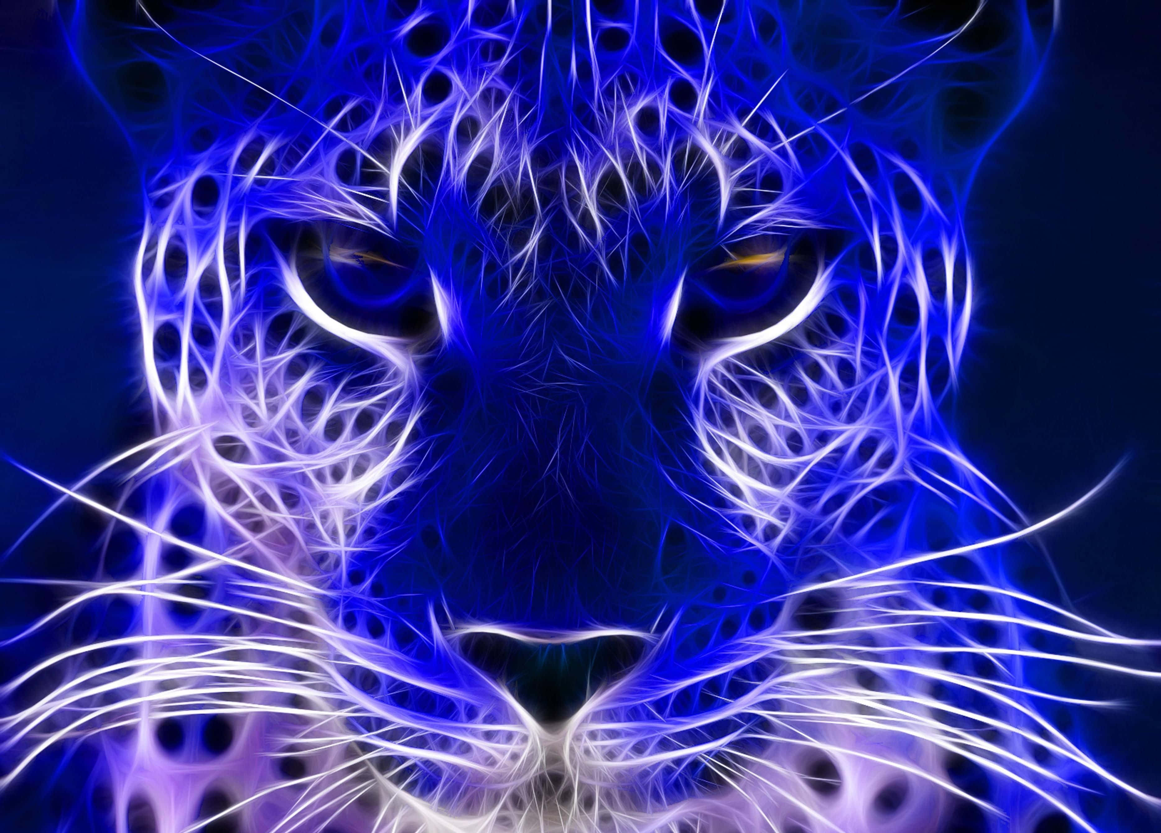 Leopard 桌布 壁紙 — 一隻發光的藍色碎形豹，帶有電光般的白色脈絡，在黑暗背景下強烈凝視。