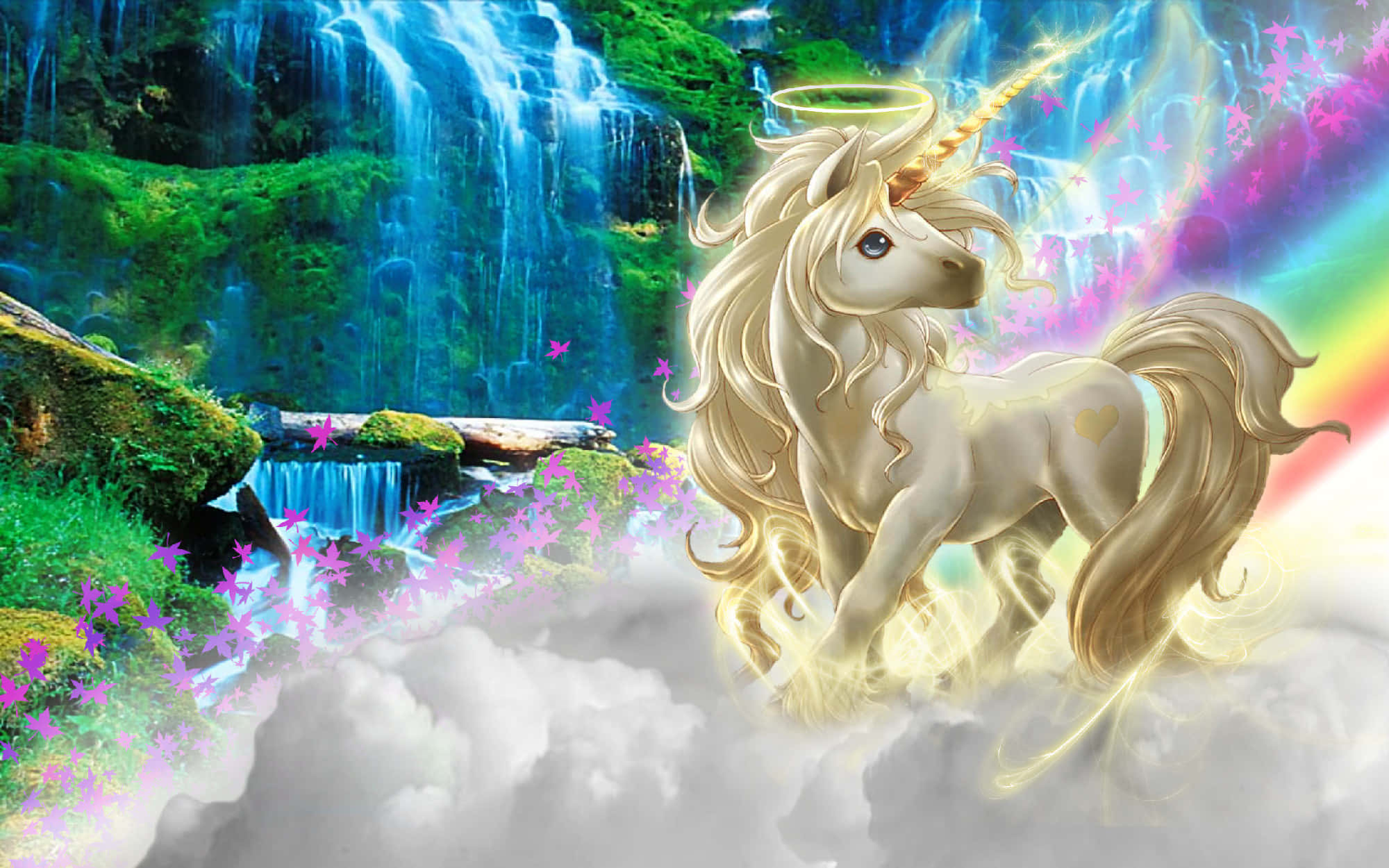 獨角獸 桌布 壁紙 — 一隻發光的金色獨角獸，帶有彩虹鬃毛，站在雲端上，旁邊是瀑布，在充滿活力的魔法森林中。