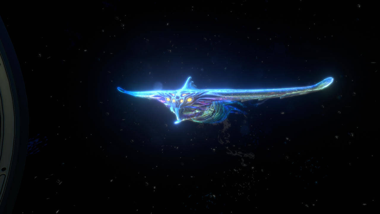 ghost leviathan 桌布 壁紙 — 一隻發光藍色外星蝠魟，金色眼睛，在太空船附近的星際宇宙虛空中滑翔。
