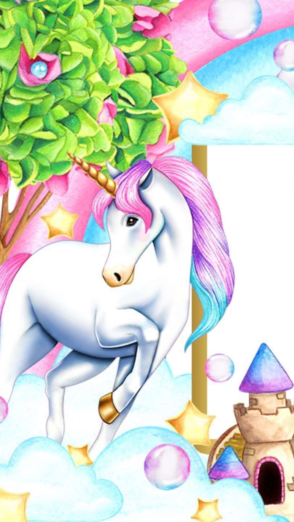 Cartoon Unicorn 桌布 壁紙 — 一隻白色獨角獸，帶有粉紅色和藍色鬃毛，在綠色樹下穿過雲層，靠近城堡和星空。