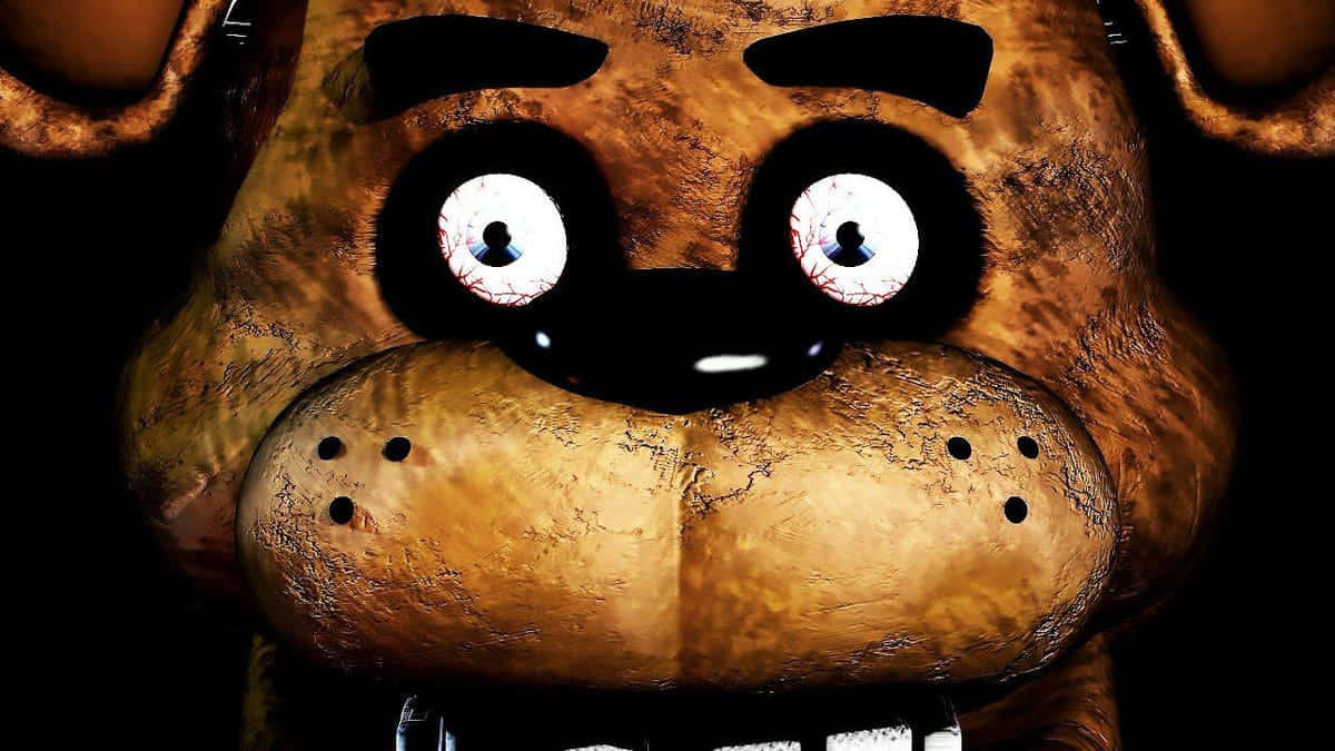 Five Nights At Freddys 桌布 壁紙 — 一隻磨損的棕色電子熊特寫，皮毛破裂，血絲眼睛在黑暗中發光。