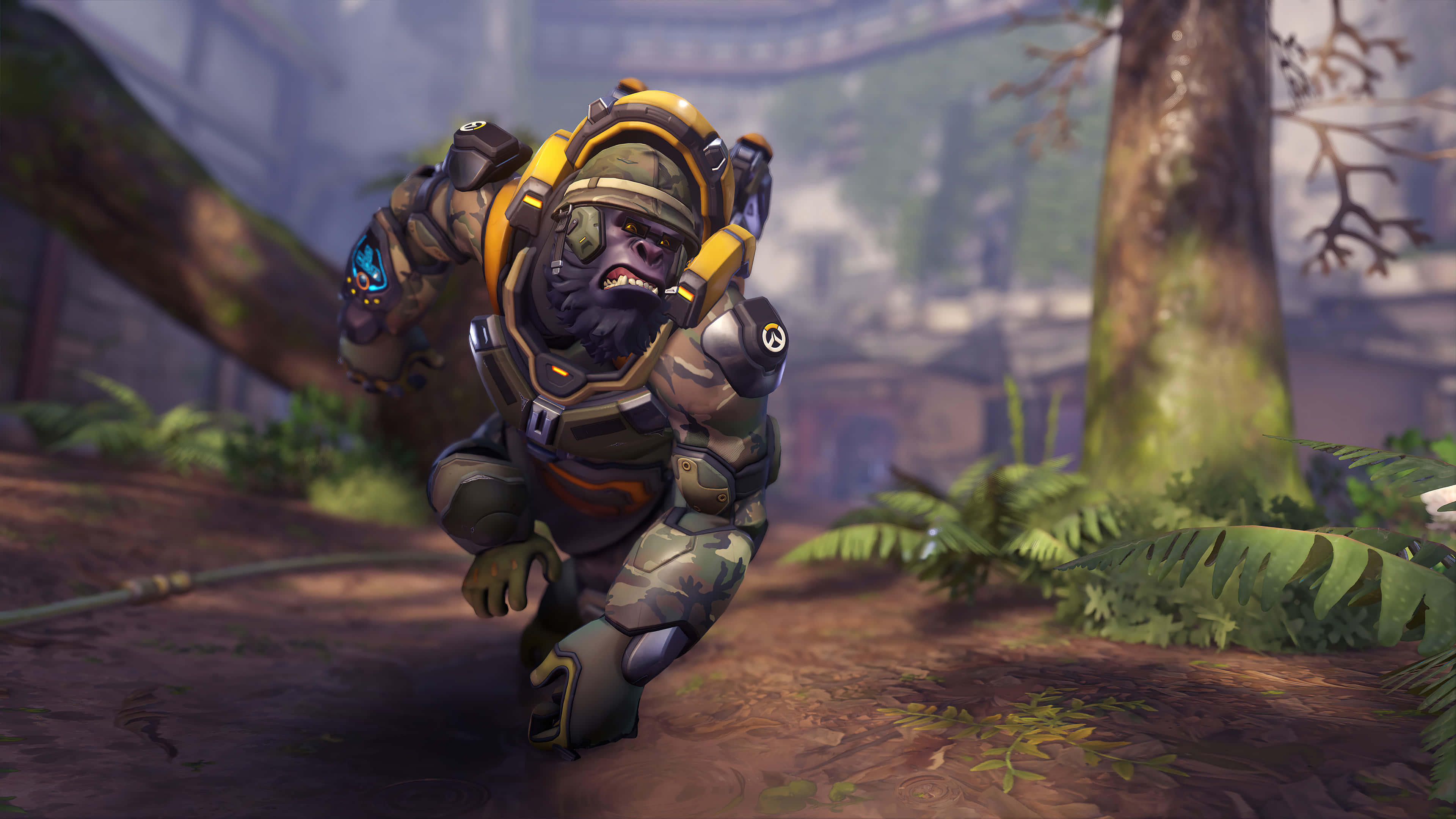Overwatch Heroes 桌布 壁紙 — 一隻穿著未來盔甲的大猩猩在茂密的叢林中疾馳，裝備上有發光的藍色點綴。