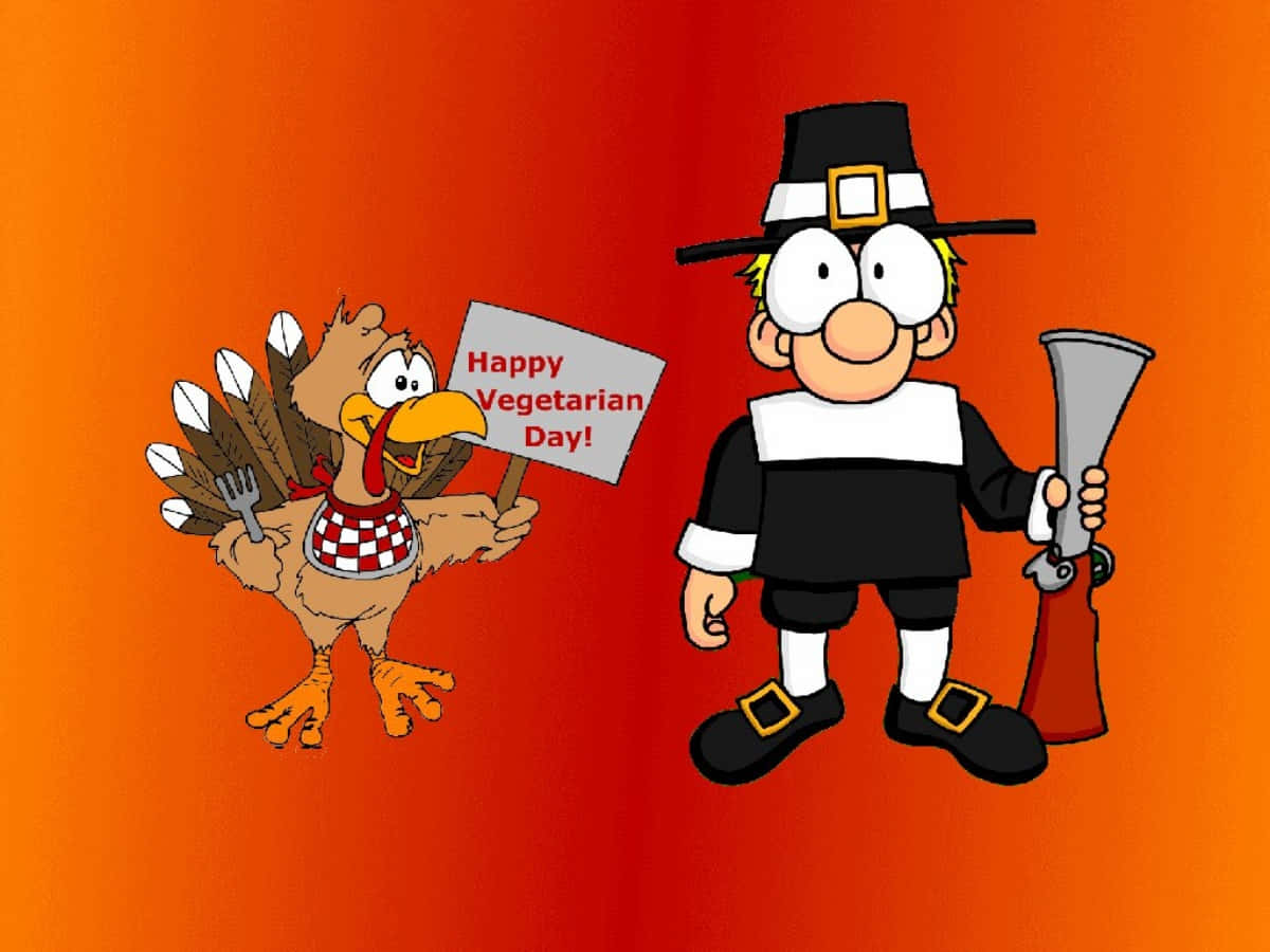 Thanksgiving Funny 桌布 壁紙 — 一隻穿著格子圍裙的卡通火雞拿著一塊寫著「Happy Vegetarian Day!」的牌子，旁邊有一個拿著步槍的朝聖男孩，背景是橙色漸變色。
