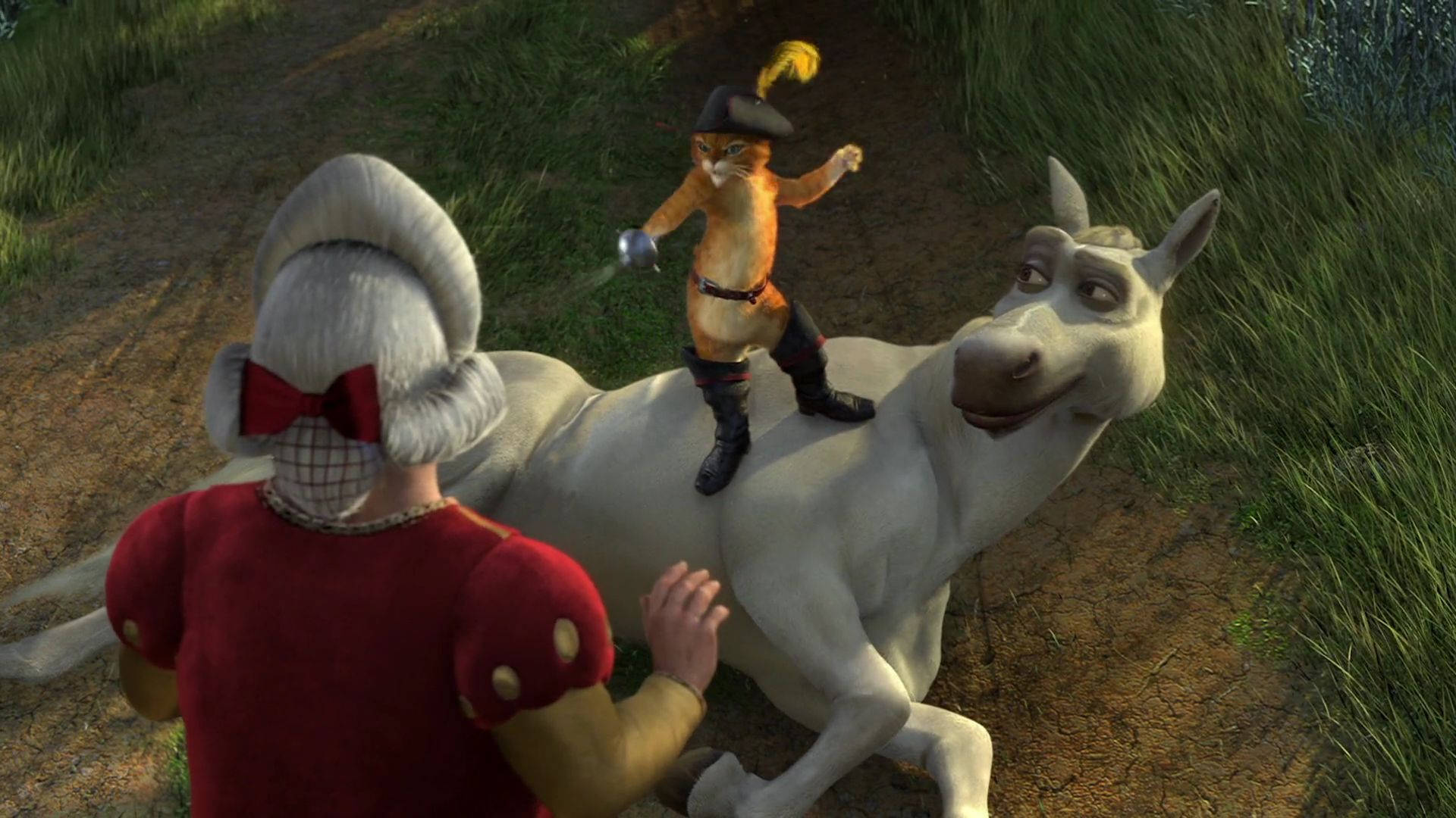 Shrek 2 桌布 壁紙 — 一隻穿著海盜裝備的卡通貓站在一頭白色驢子上，而一位紅衣女子從後面觀看。