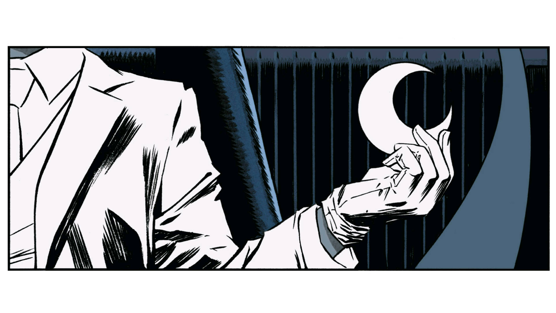 Moon Knight 桌布 壁紙 — 一隻穿著白色西裝的手，在深藍色鐵窗背景前舉著一彎新月，呈現鮮明的黑白漫畫風格。