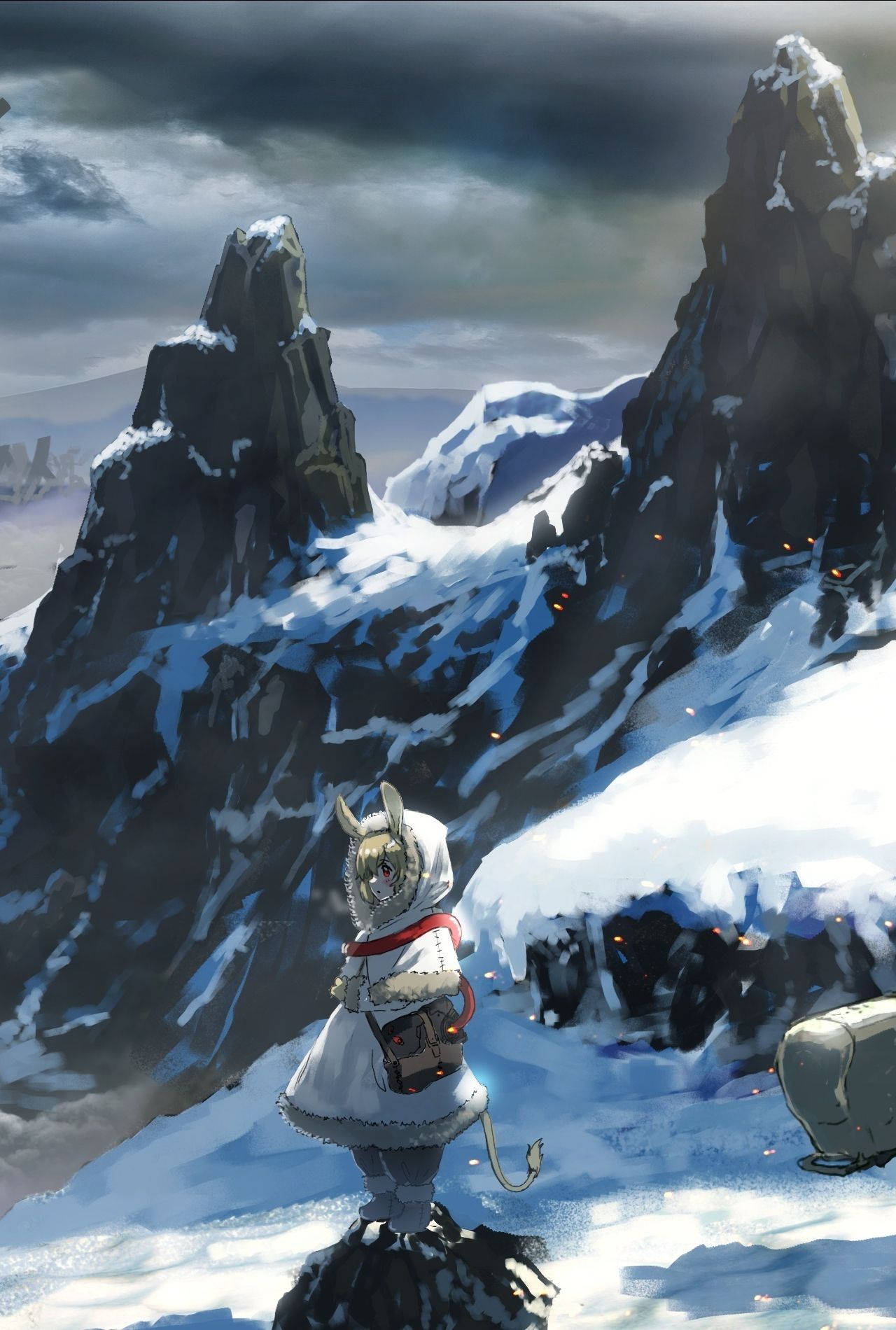 兔子 桌布 壁紙 — 一隻穿著白色連帽外套的小狐狸般生物站在積雪的山峰上，凝視著暴風雨天空下的鋸齒狀山脈。