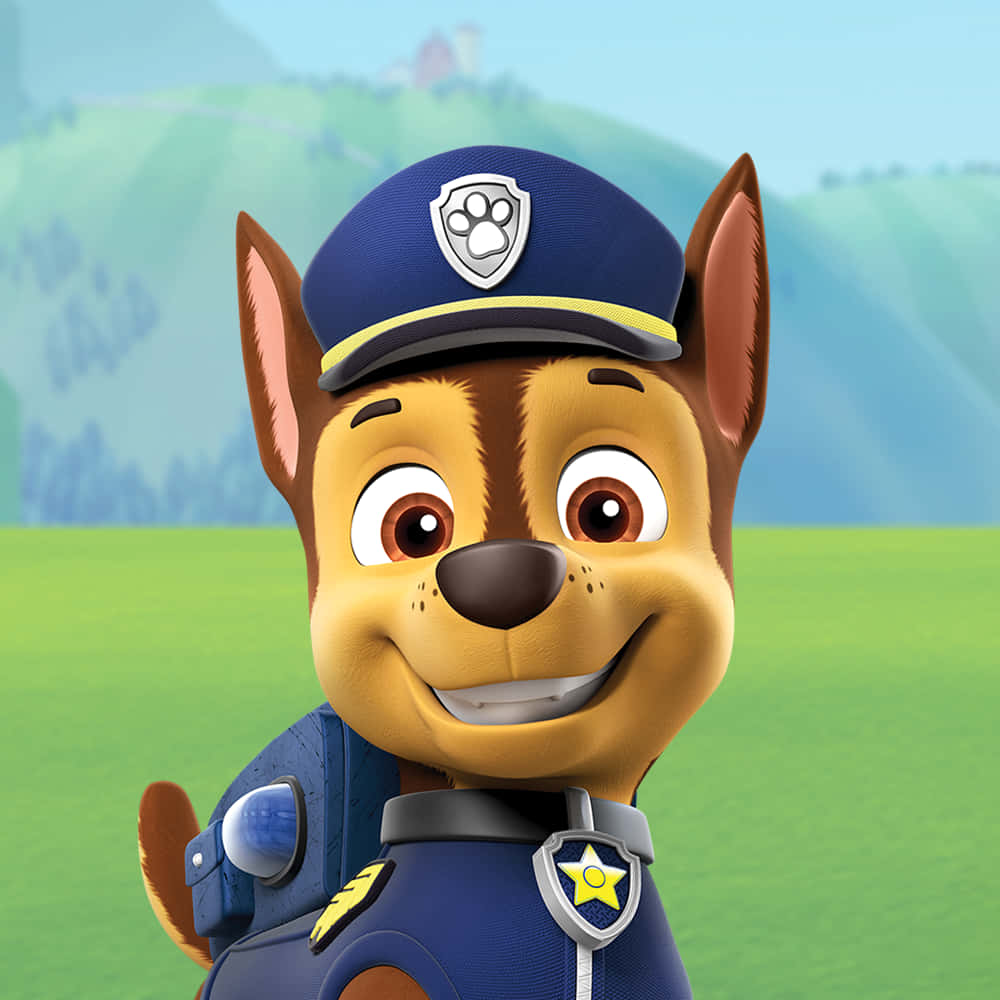 一隻微笑的卡通警犬穿著制服站在草地上。 — 汪汪隊立大功 GIF 壁紙