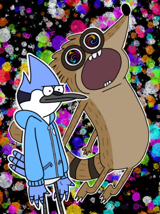 mordecai and rigby 桌布 壁紙 — 一隻穿著連帽衫的藍松鴉站在一隻戴著漩渦護目鏡的大眼浣熊旁邊，背景是充滿活力的潑濺圖案。