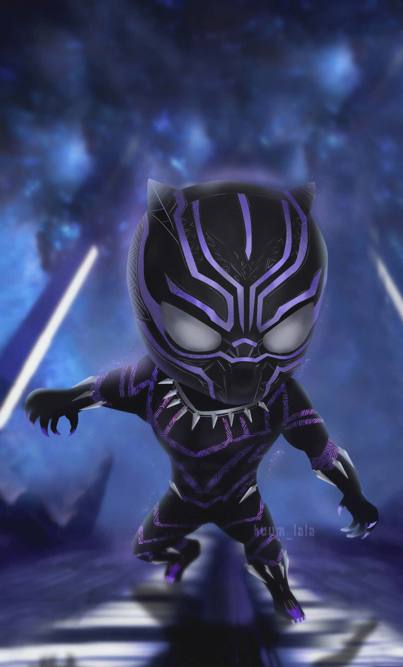 Cute Black Panther 桌布 壁紙 — 一隻穿著黑色和紫色套裝的Q版黑豹在發光的藍色宇宙背景前動態跳躍。