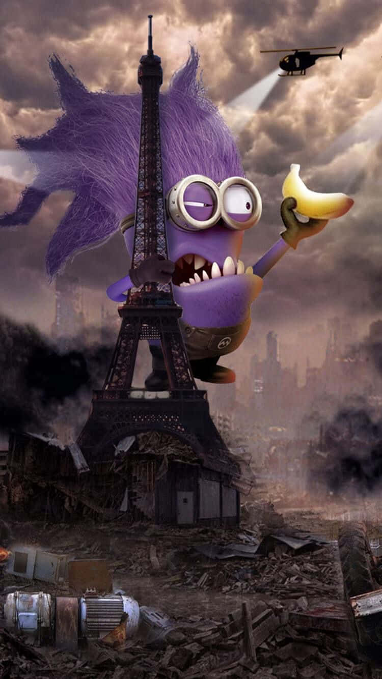 搞笑 桌布 壁紙 — 一隻紫色Minion，頭髮凌亂，戴著護目鏡，抓著一根香蕉，坐在被摧毀的艾菲爾鐵塔頂上，周圍是瓦礫和煙霧。
