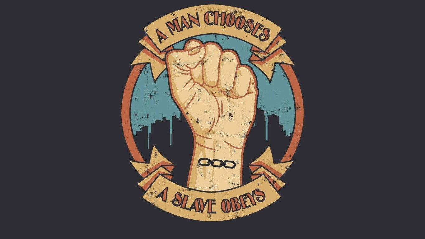 生化奇兵 桌布 壁紙 — 一隻舉起的拳頭在寫有「A MAN CHOOSES」和「A SLAVE OBEYS」的橫幅下掙脫鎖鏈，採用復古圖形風格。