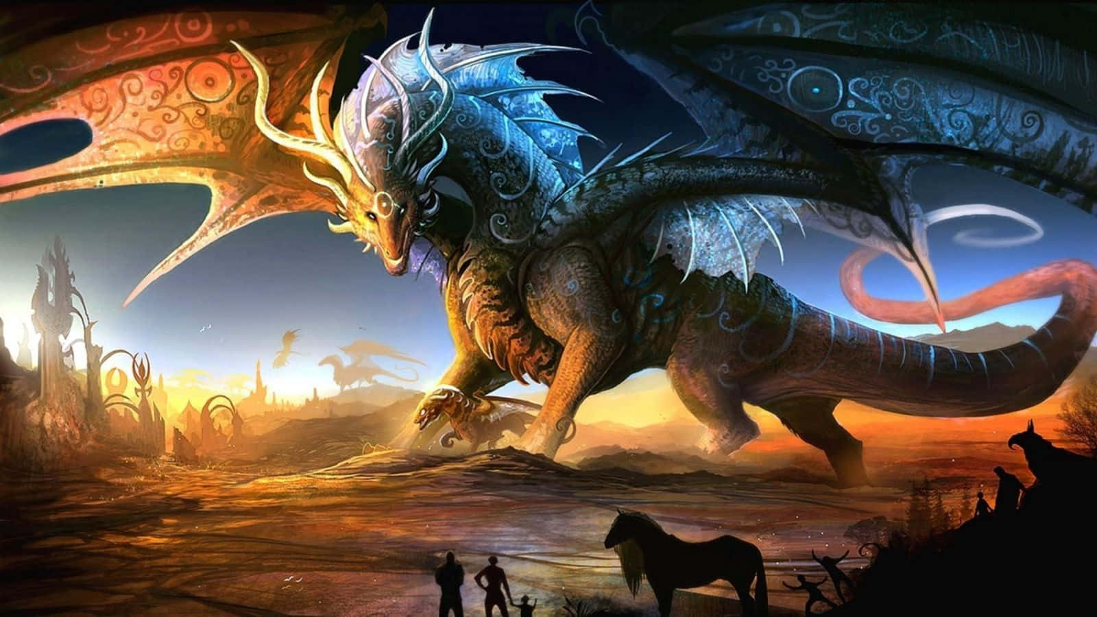 Illustration Art 桌布 壁紙 — 一隻華麗的藍金色巨龍，擁有精緻的翅膀，主宰著夕陽照耀的奇幻景觀，下方有微小的人物和一匹馬在觀看。