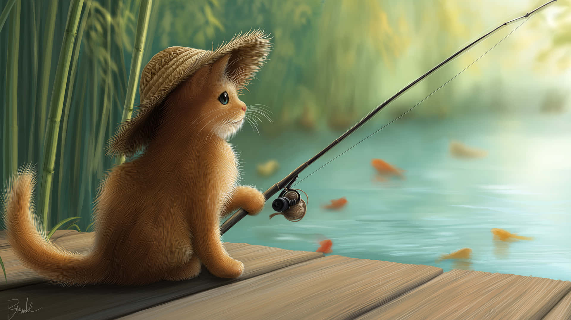 Charming Tabby Kitten in Hat Enjoying Lakeside Fishing 壁紙 — 一隻薑黃色小貓戴著草帽，耐心地坐在木碼頭上用釣竿釣魚，金魚在平靜的藍綠色水中游動。
