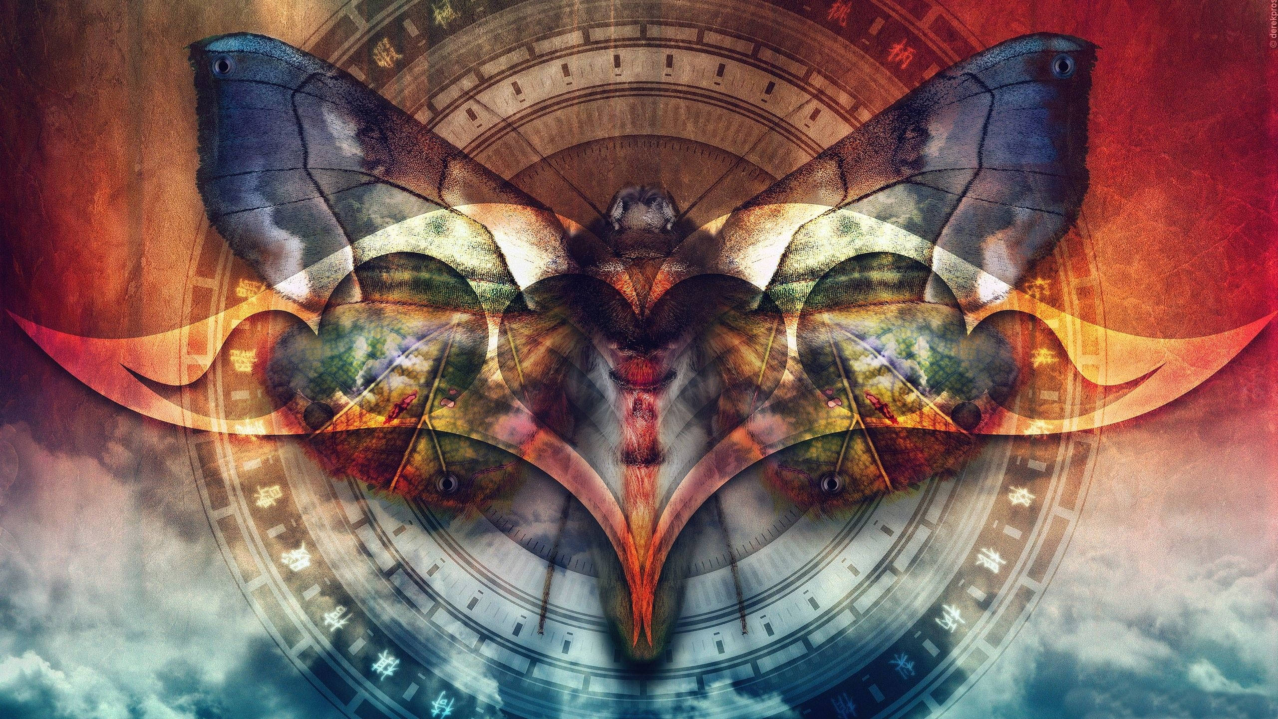 Digital 桌布 壁紙 — 一隻超現實的數位藝術飛蛾，翅膀反映著風景，在暴風雨的天空下盤旋於一個古老的圓形黃道輪之上。