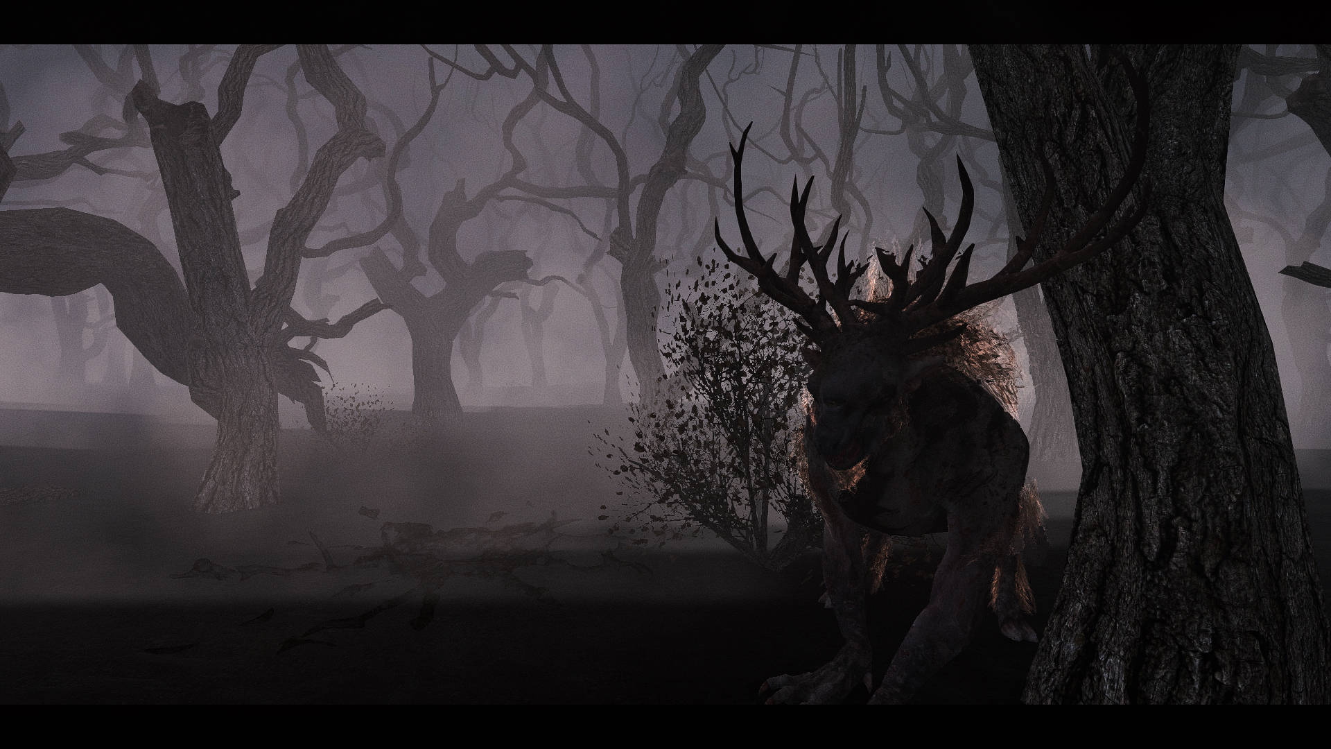 Wendigo 桌布 壁紙 — 一隻長著鋸齒狀鹿角的怪獸雄鹿潛伏在迷霧籠罩、樹木扭曲光禿的鬧鬼森林中。