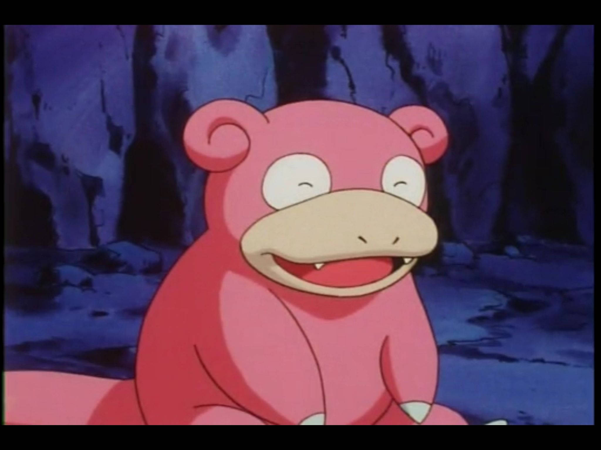 Slowpoke 桌布 壁紙 — 一隻開心的粉紅色卡通熊咧嘴大笑，坐在深藍色的洞穴中，後面有鋸齒狀的岩石。
