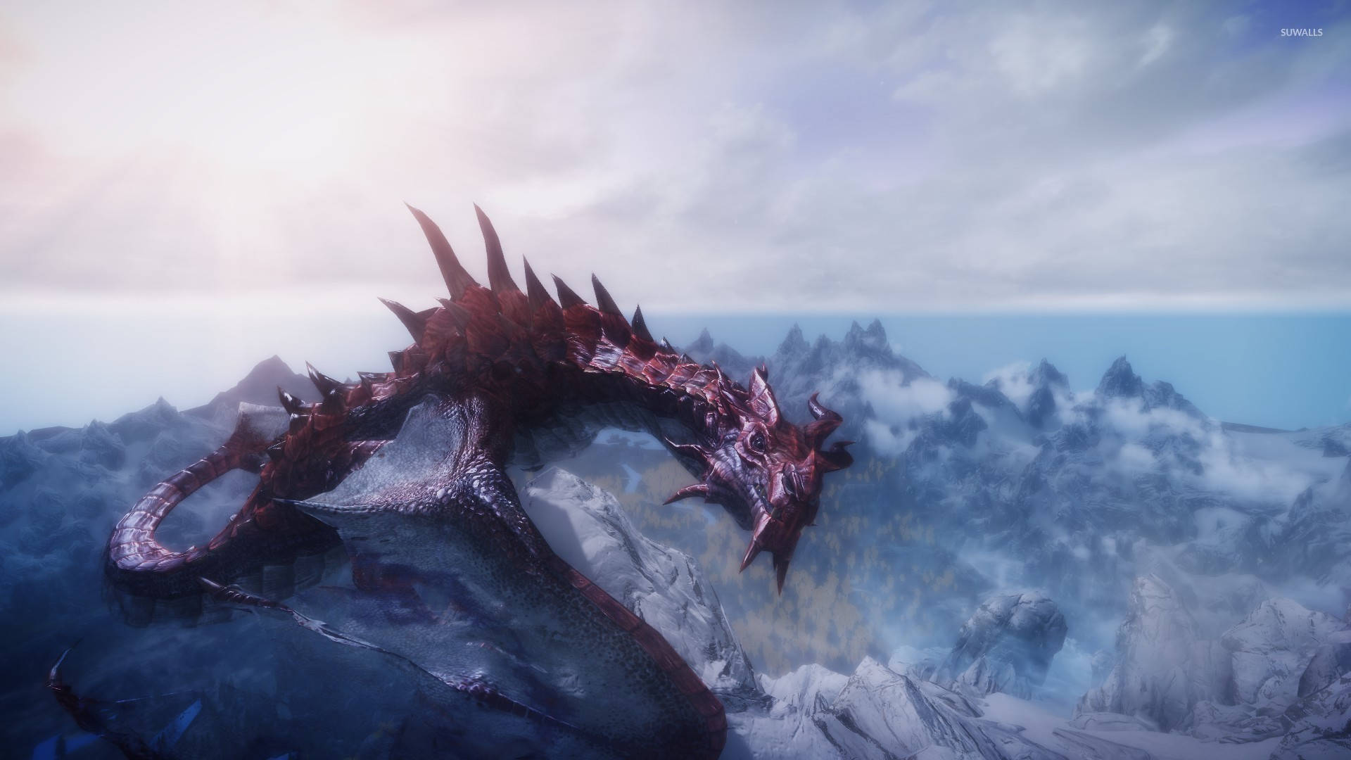 The Elder Scrolls V Skyrim 桌布 壁紙 — 一隻雄偉的深紅色龍，帶有尖刺鱗片，在柔和的黎明天空下翱翔於白雪覆蓋的山脈之上。