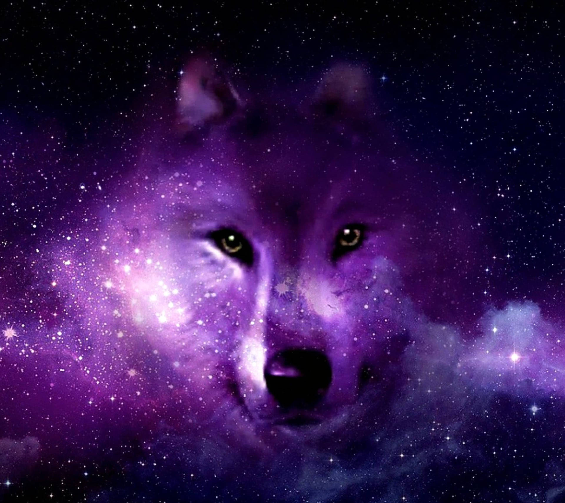 由太空中紫色星雲形成的狼臉。