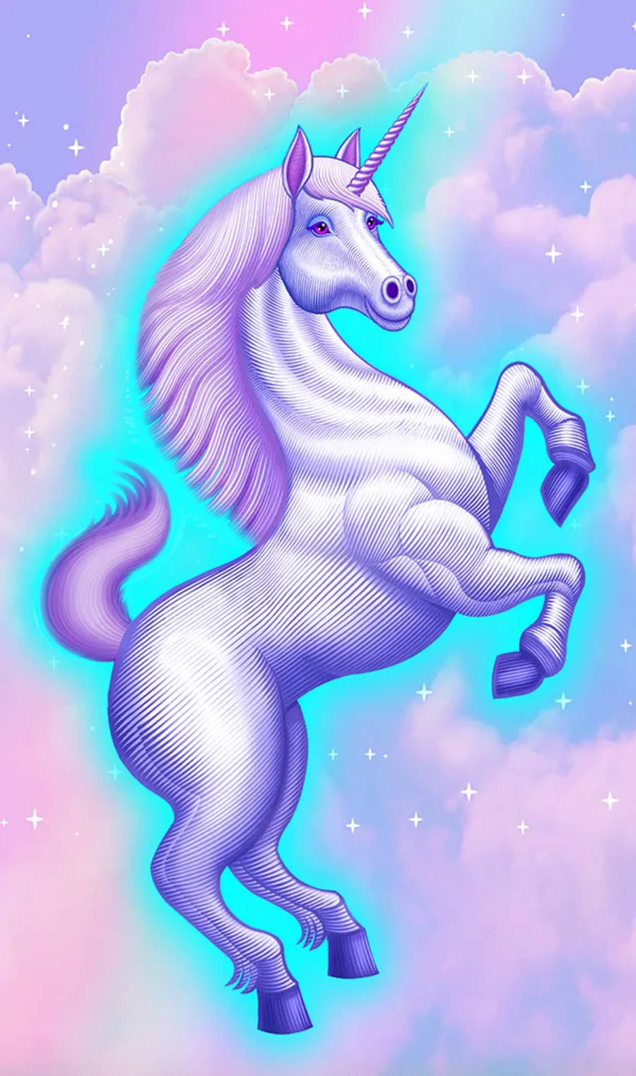 獨角獸 桌布 壁紙 — 一隻雄偉的紫色獨角獸在充滿蓬鬆雲朵和閃爍星星的夢幻粉彩天空下驕傲地揚起前蹄。