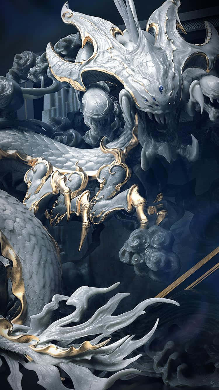 龍 桌布 壁紙 — 一隻雄偉的銀龍帶有金色點綴，在戲劇性的奇幻場景中盤繞穿過烏雲。
