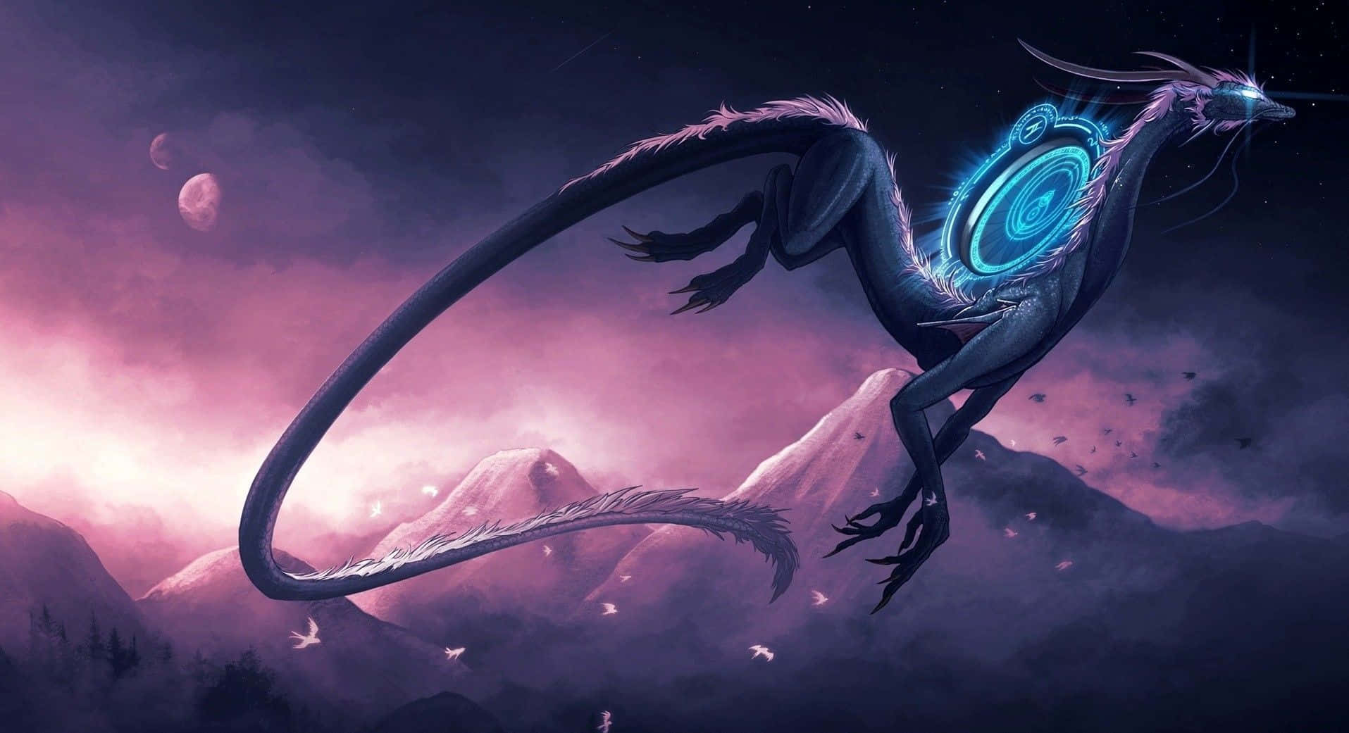 Epic Dragon 桌布 壁紙 — 一隻雄偉的黑色龍，帶有發光的藍色螺旋盔甲，在暮色天空下飛越雪山，天空中有月亮。