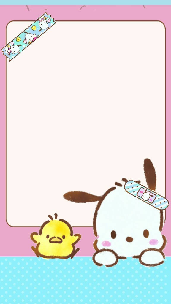 Pochacco 桌布 壁紙 — 一隻頭上貼著繃帶的可愛卡通狗坐在一隻黃色小雞旁邊，在粉紅色和藍色邊框的框架內。