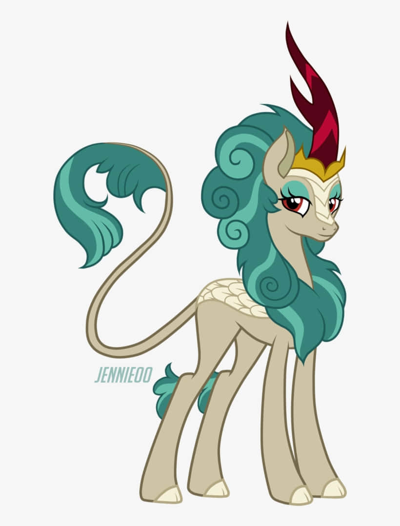 Mlp Phone 桌布 壁紙 — 一隻風格化的小馬，擁有藍綠色螺旋鬃毛、紅色火焰狀獨角和金色皇冠，在純色背景前擺好姿勢。