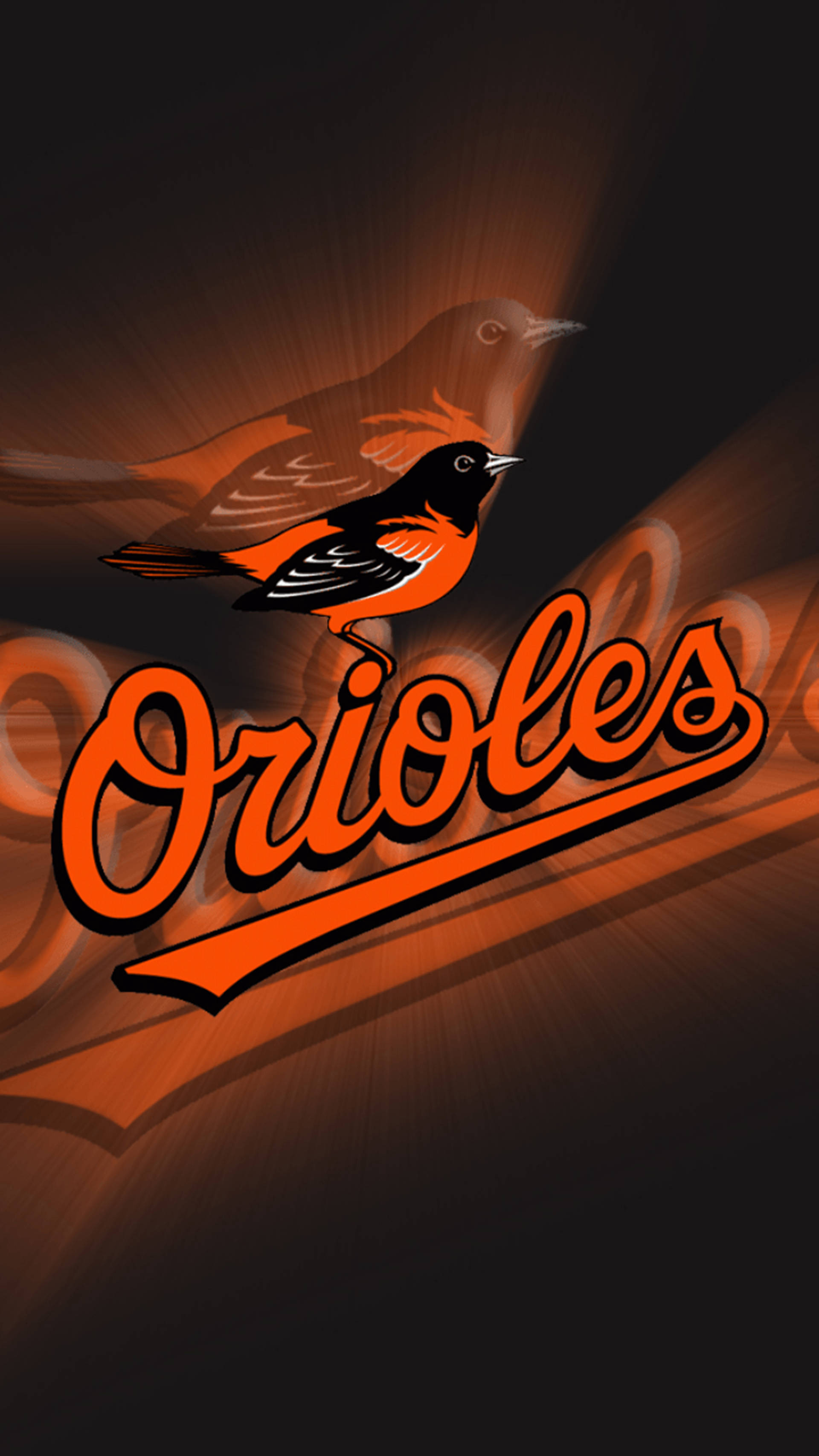 Orioles 桌布 壁紙 — 一隻風格化的橙色和黑色黃鸝鳥棲息在「Orioles」字樣上，背景為深色，帶有發光的橙色光線。