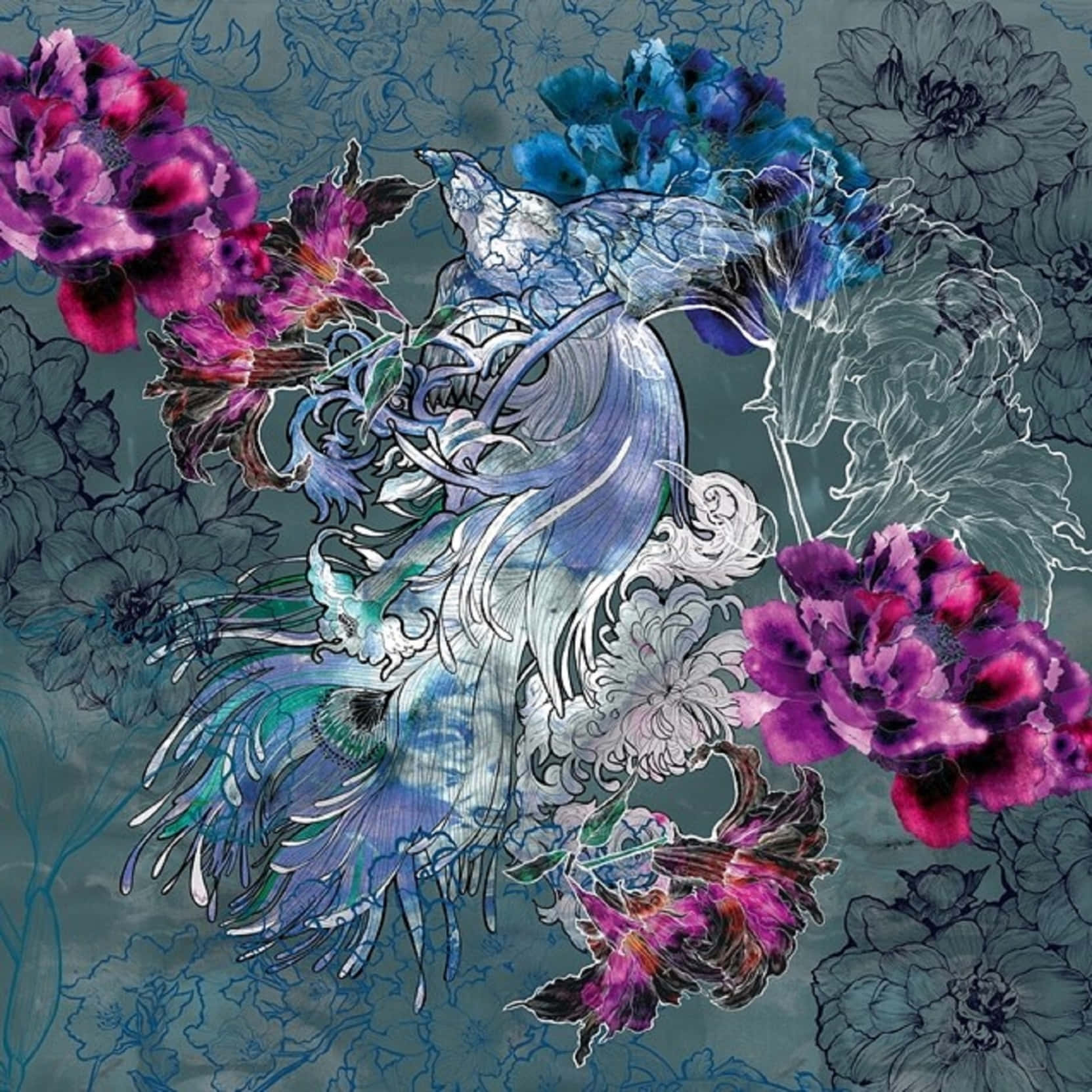 Mystical 桌布 壁紙 — 一隻風格化的藍銀色鳥，羽毛飄逸，被鮮豔的紫色和藍色花朵包圍，背景是深藍綠色花卉圖案。