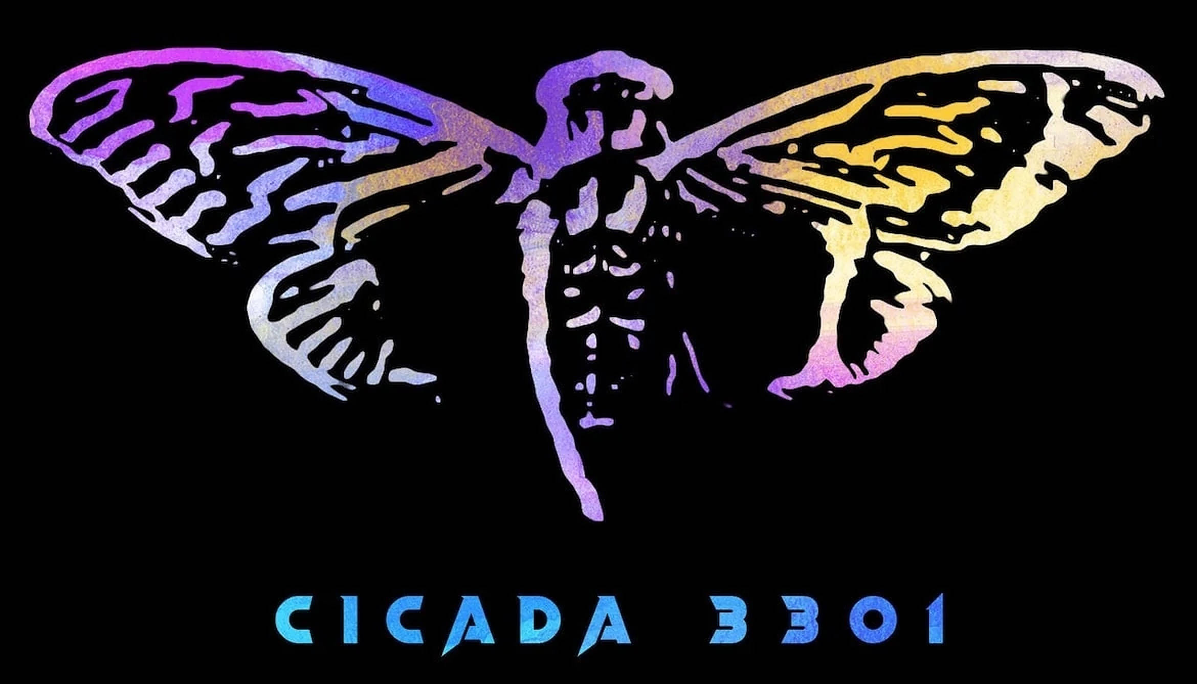 Cicada 桌布 壁紙 — 一隻風格化的蟬，帶有紫色、黃色和藍色的彩虹色翅膀，在黑色背景上發光，下方有文字。