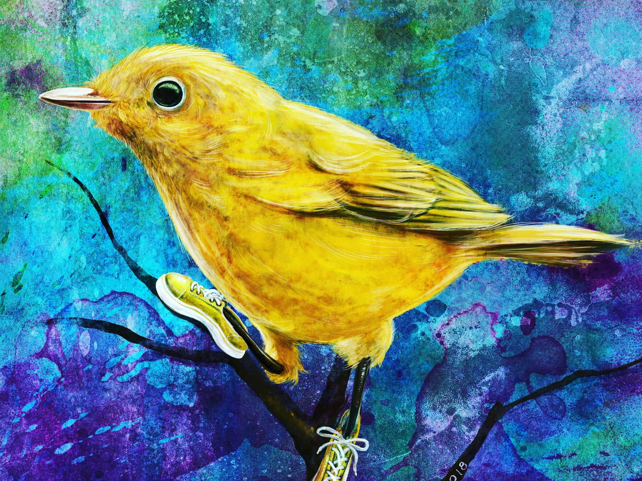 Yellow Canary 桌布 壁紙 — 一隻鮮黃色的鳥站在樹枝上，穿著小小的運動鞋，背景是旋轉的藍色和紫色水彩。