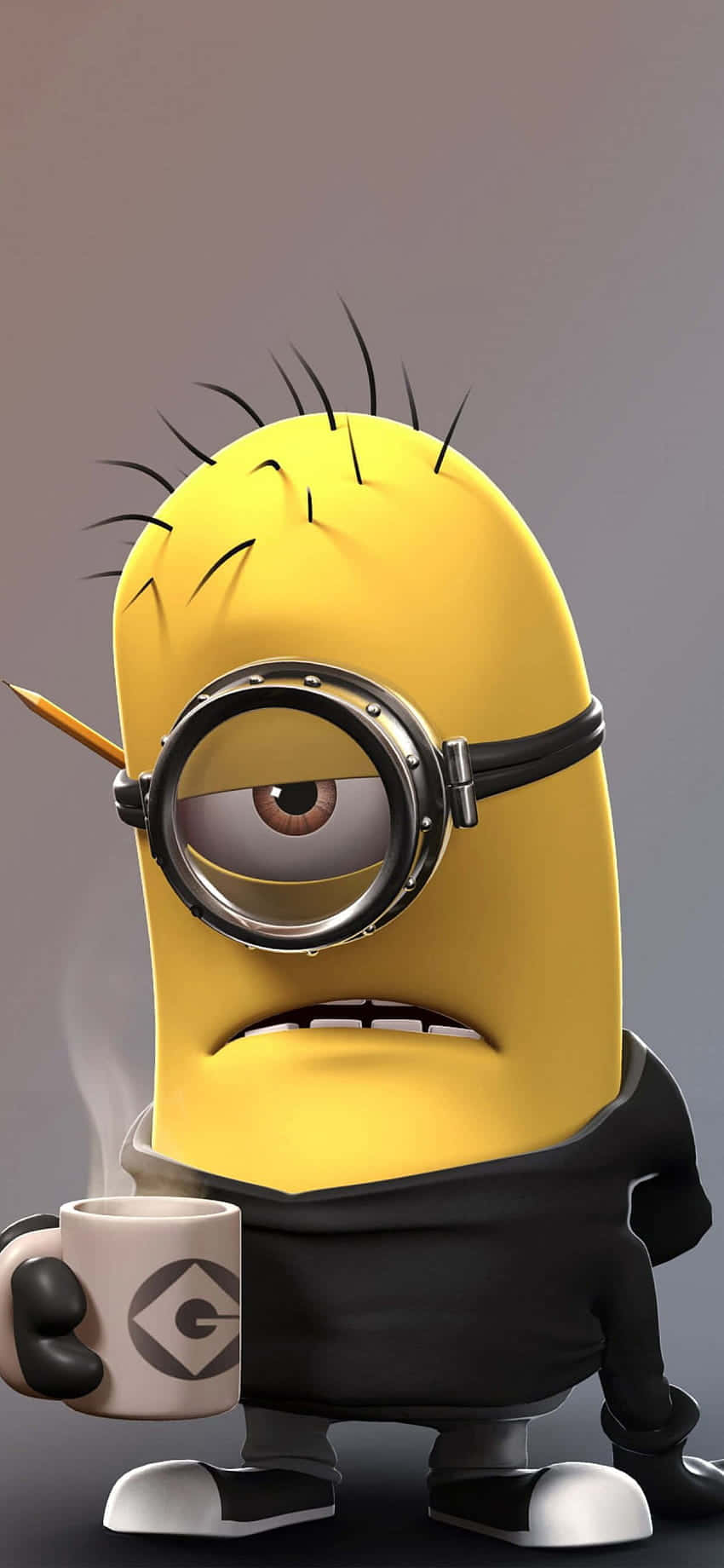 小黃人 桌布 壁紙 — 一隻黃色的Minion，只有一隻眼睛，戴著護目鏡，在純灰色背景前拿著一個冒著蒸氣的杯子。