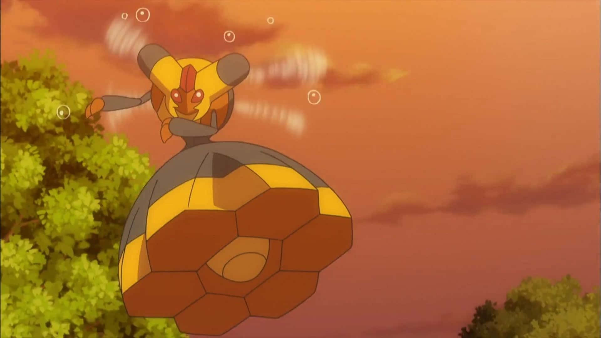 動漫 桌布 壁紙 — 一隻黃黑相間、像蜜蜂的 Pokémon 在翠綠樹木上方懸浮，背景是溫暖的橙色日落天空。
