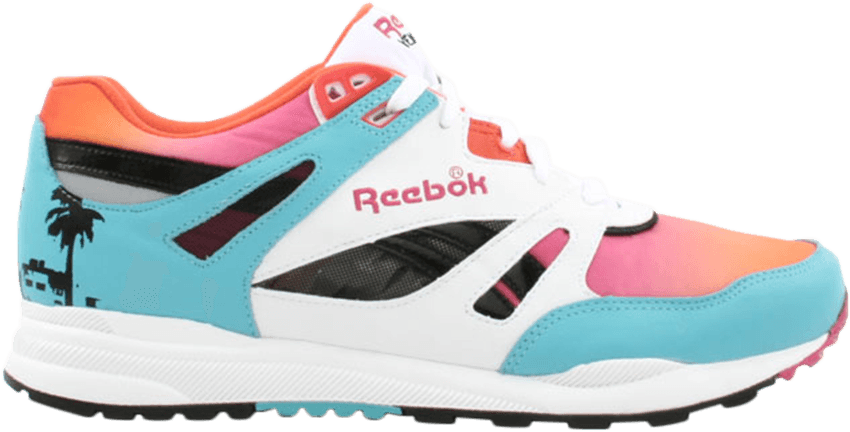 銳步 桌布 壁紙 — 一雙充滿活力的 Reebok 運動鞋，帶有漸變粉紅橙色和藍綠色面板，鞋跟處有棕櫚樹圖案。