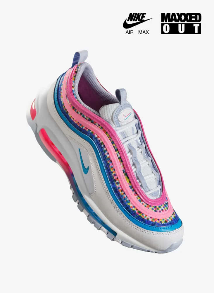 Nike 桌布 壁紙 — 一雙充滿活力的Nike Air Max 97運動鞋，帶有粉紅色、藍色和多彩色調，背景為純白色。